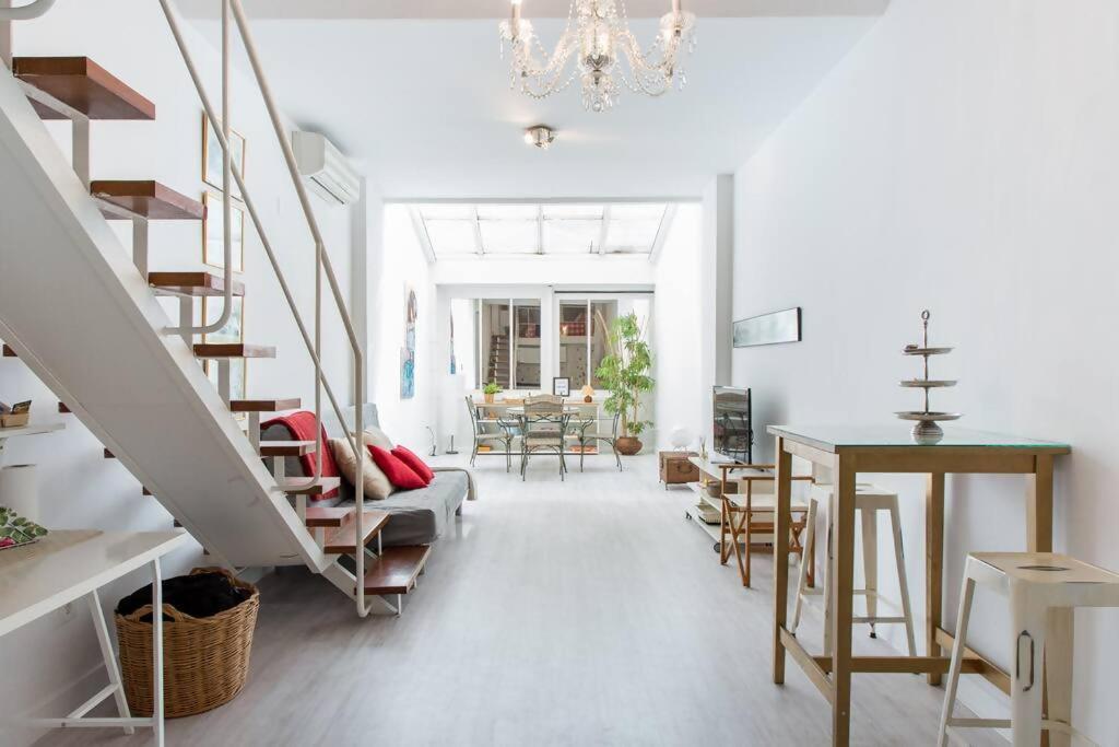 Duplex Center Parking Netflix Amazon Video * Seville