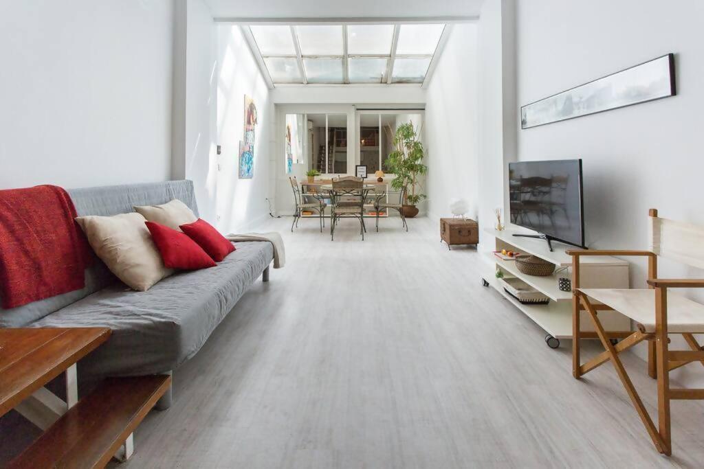 Duplex Center Parking Netflix Amazon Video Apartment Seville