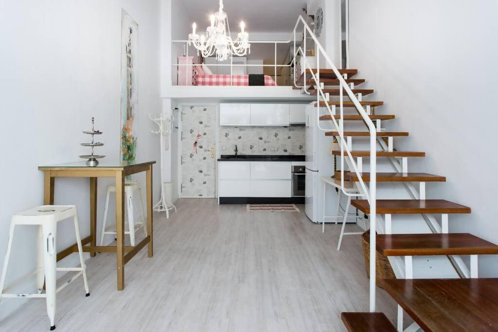 Duplex Center Parking Netflix Amazon Video *
